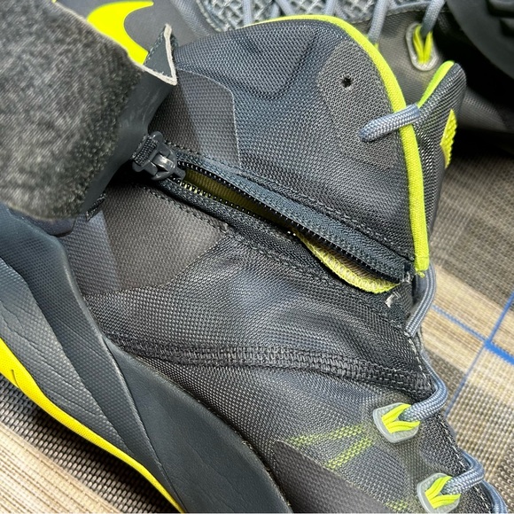 Nike Men’s Zoom Soldier LeBron VIII 8 Basketball Sneakers 653641-070 Size 13 - Picture 9 of 17